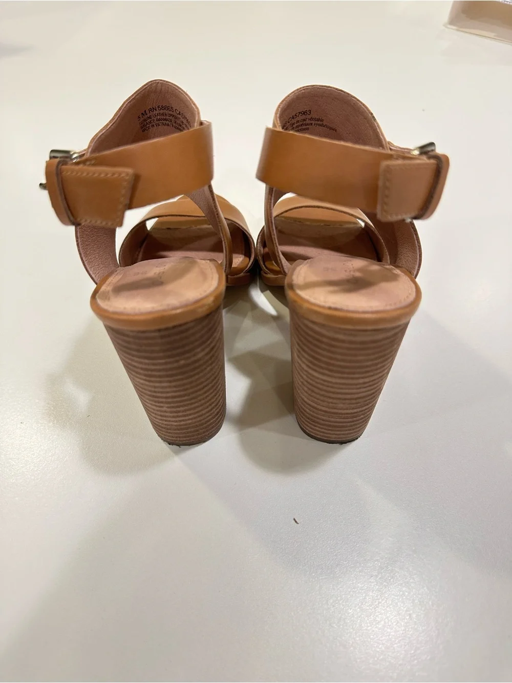 Caslon Tan  Leather Slingback Sandals - Tan Women’s Heels size 5
